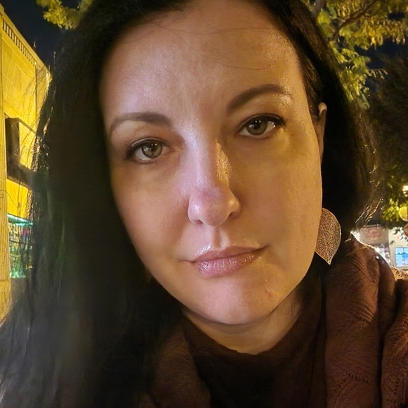 Meet your Posher, Sara - Picture 1 of 1